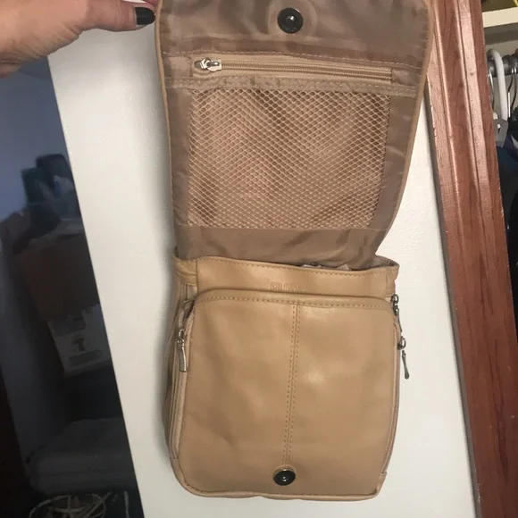 Buxton NWOT Crossbody Bag - Picture 8 of 8